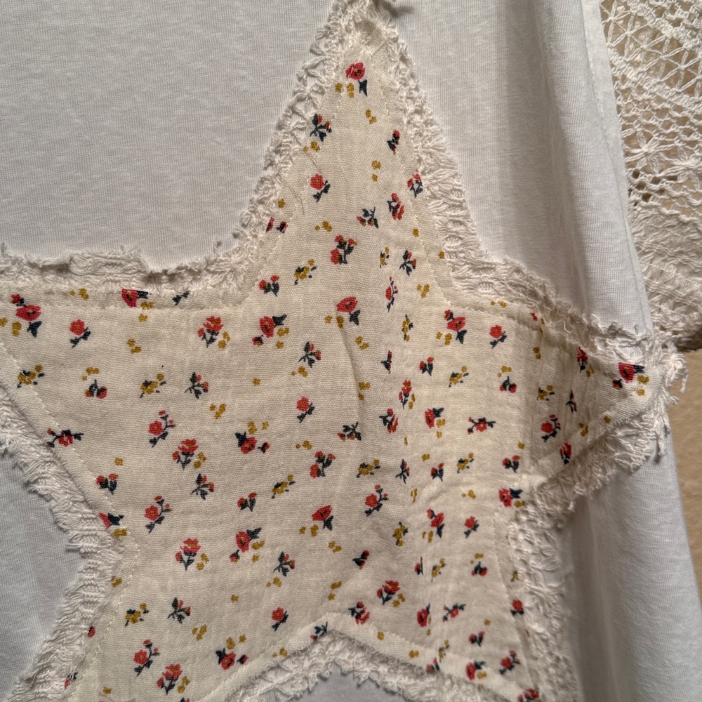 POL Oversized star detail patchwork short sleeve tee top long lace sleeves hem - Picture 5 of 12